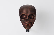 Afbeelding in Gallery-weergave laden, &lt;transcy&gt;H-Skull antiek koperen helmhouder&lt;/transcy&gt;
